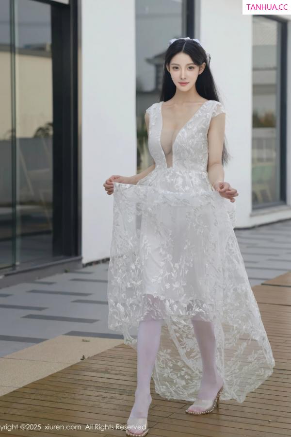   [XiuRen]高清写真图 2025.08.18 No.10661 梨霜儿 白色婚纱第7张图片